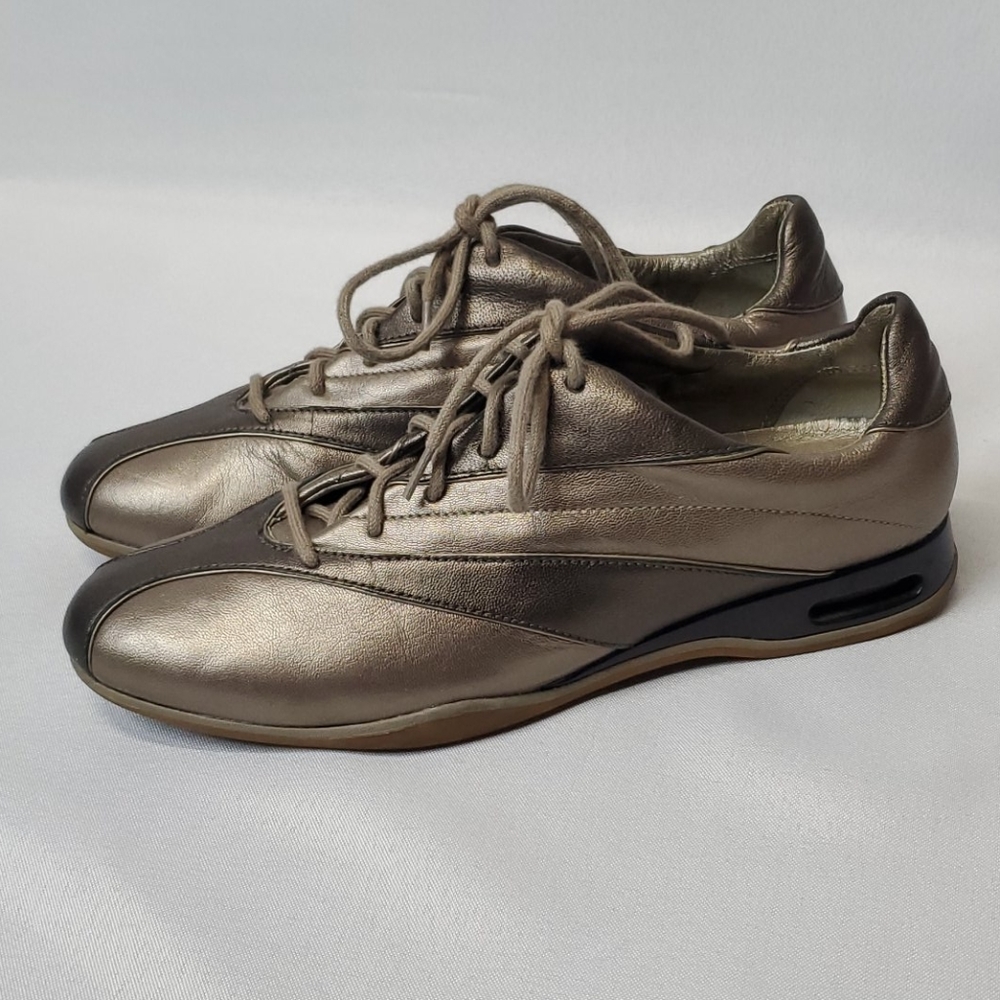 Cole Haan Nike Air Bronze Metallic Sneakers

Sz 8